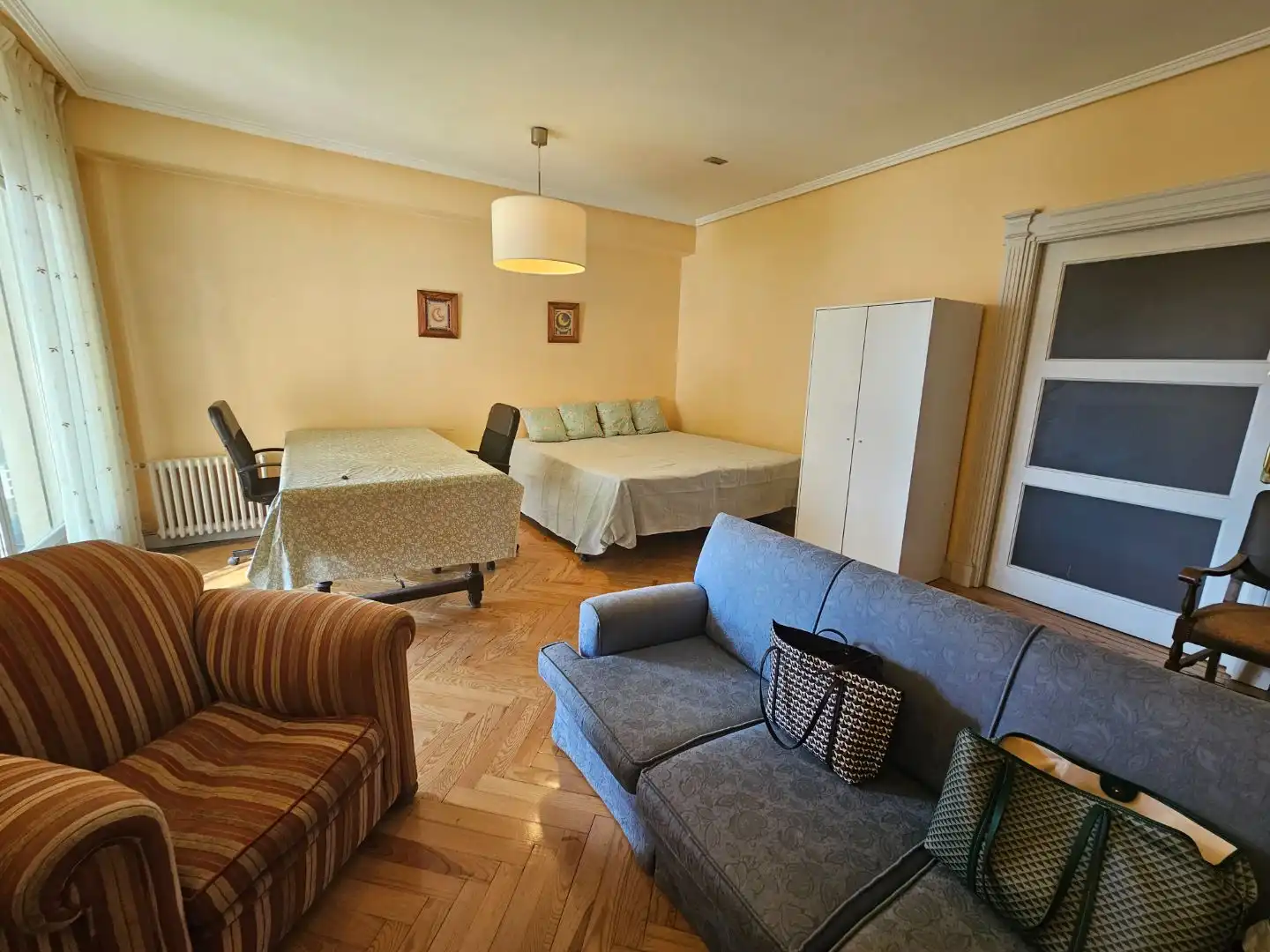 Sala d'estar de Pis per a compartir en Madrid amb Aire condicionat, Calefacció i Parquet
