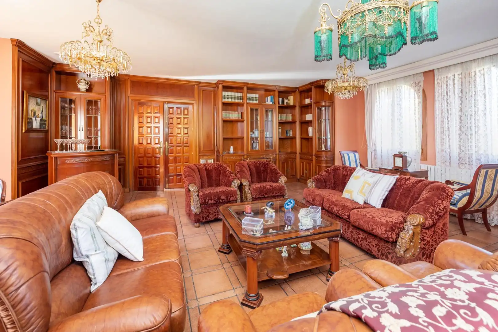 Sala d'estar de Casa o xalet en venda en Baza amb Aire condicionat, Calefacció i Jardí privat