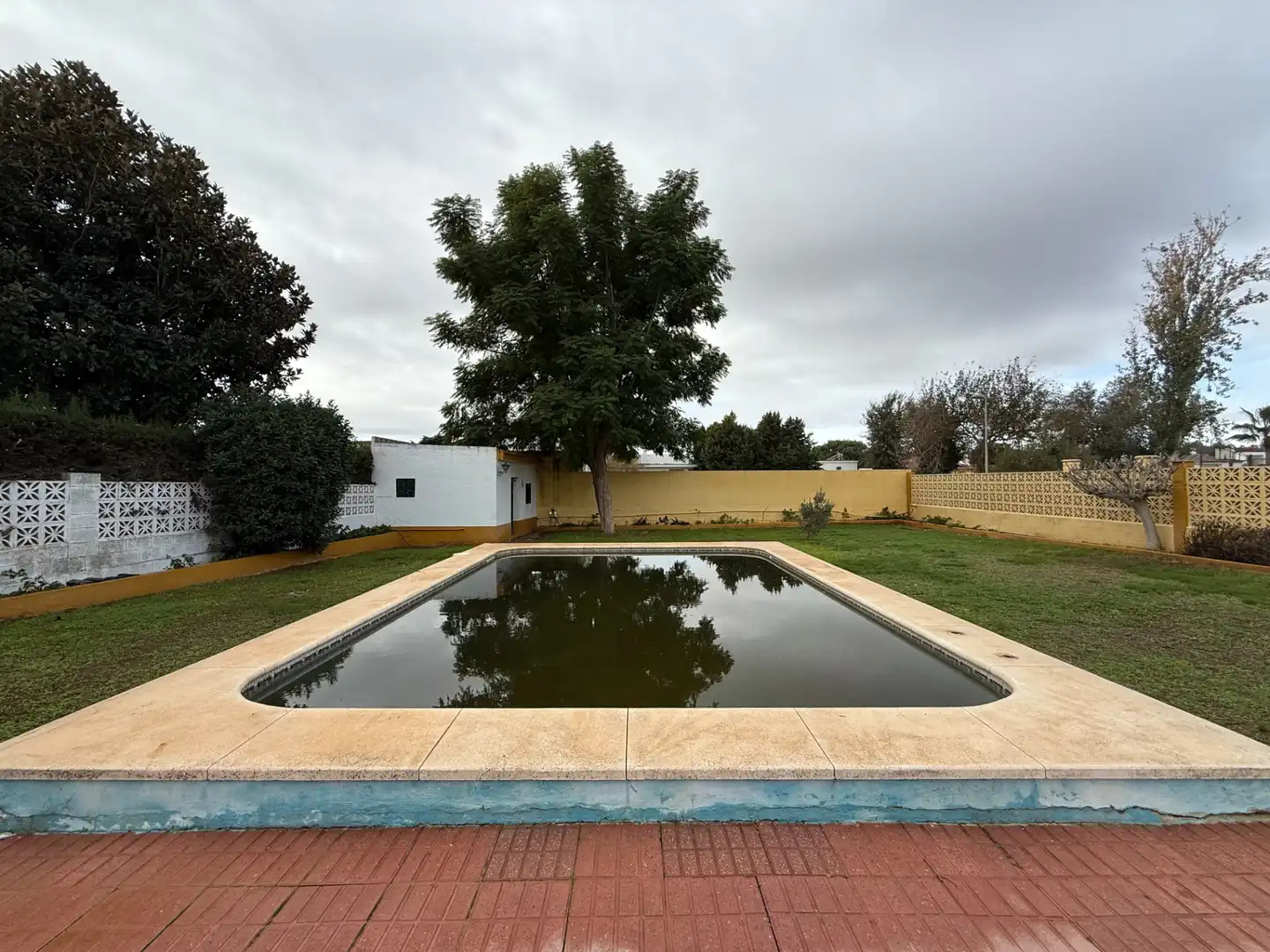 Piscina de Casa o xalet en venda en Alcalá de Guadaira amb Aire condicionat, Calefacció i Jardí privat