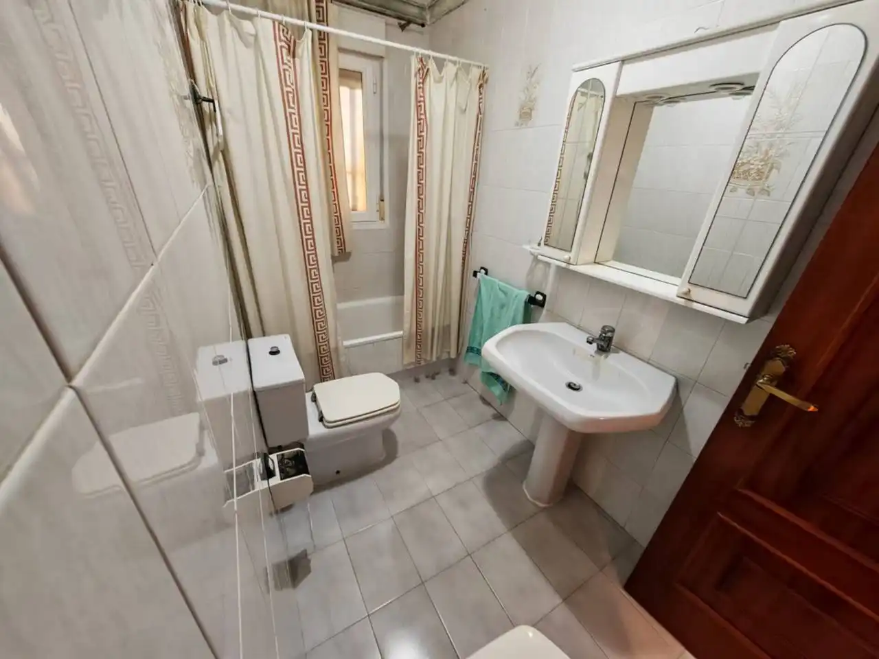 Bathroom of Flat for sale in Huétor Tájar  with Air Conditioner, Heating and Terrace