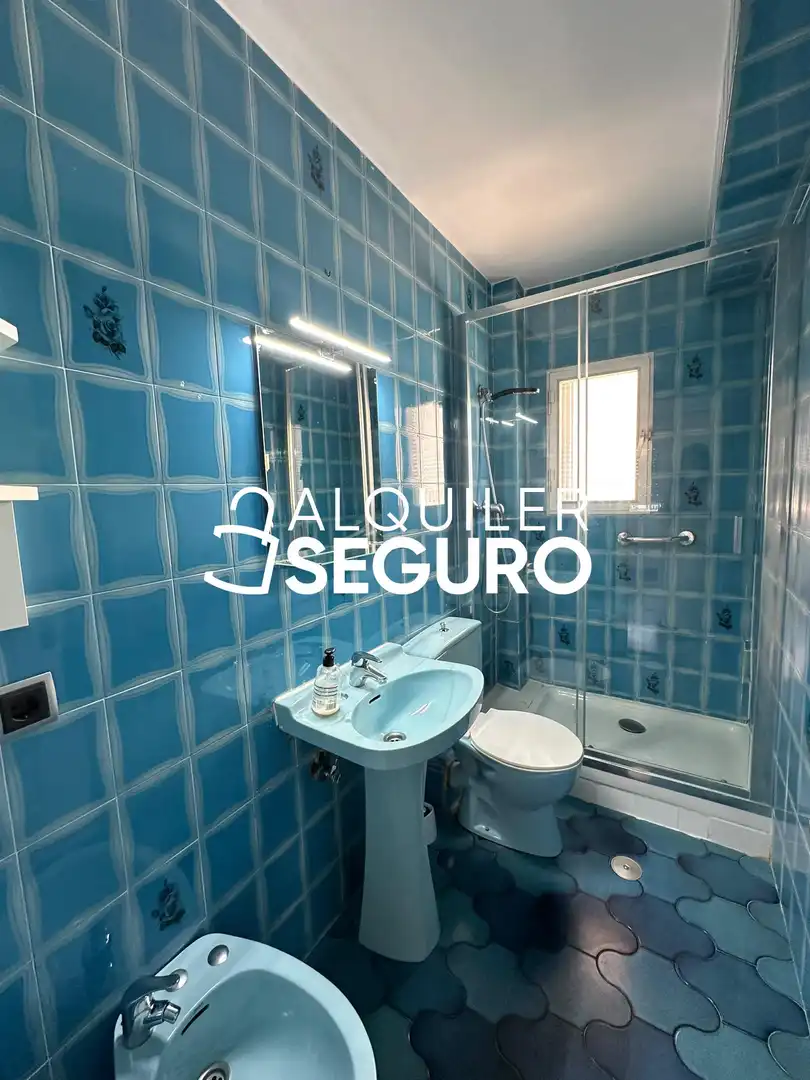 Bathroom of Flat for rent in Móstoles  with Heating and Terrace