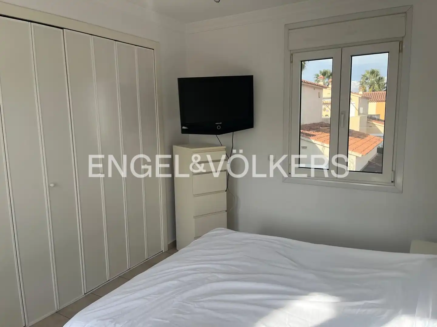 Habitación de Casa adosada de alquiler en Oliva con Aire acondicionado, Calefacción y Jardín privado