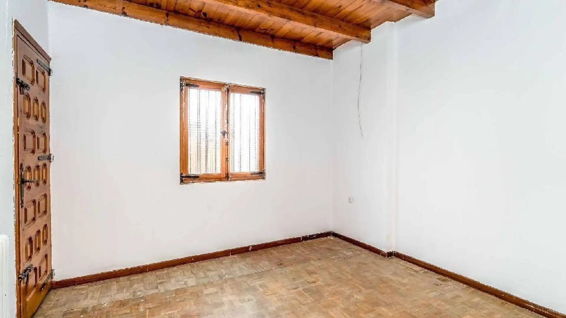 Houses for sale in Nava del Rey  with Heating