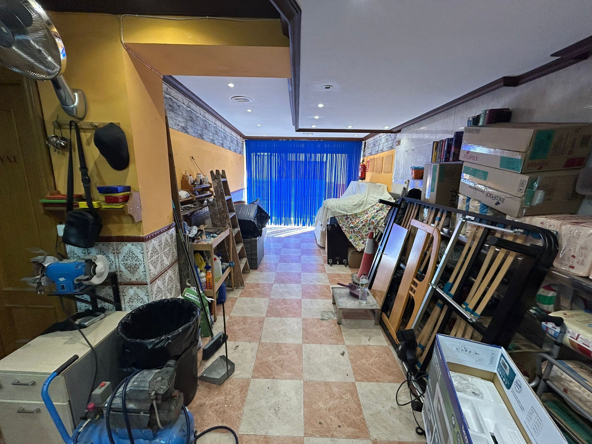 Premises for sale in Cornellà de Llobregat