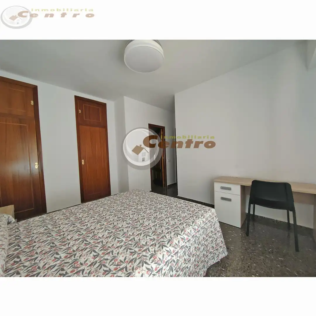 Habitación de Piso de alquiler en Albacete con Calefacción, Amueblado y Balcón