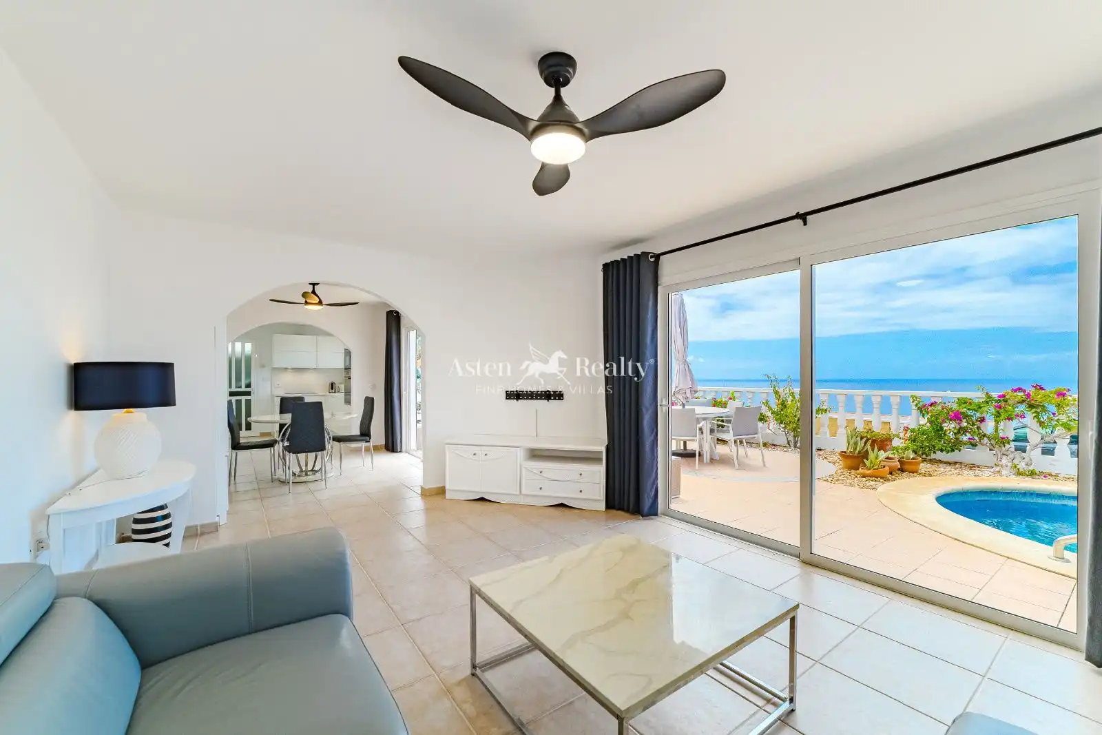 Sala de estar de Casa o chalet en venta en Santiago del Teide con Terraza, Piscina y Amueblado