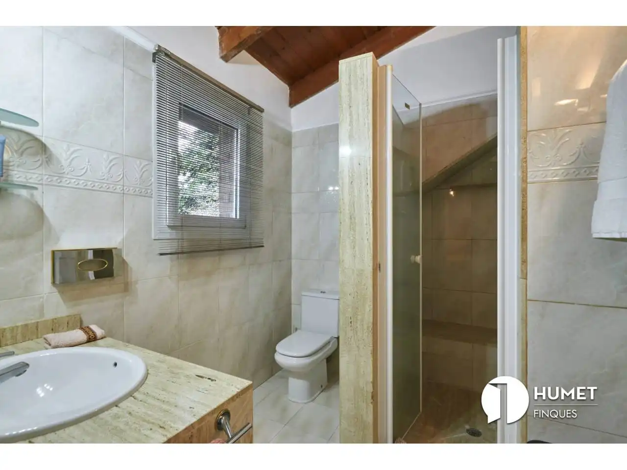 Bathroom of Houses for sale in Sant Cugat del Vallès  with Air Conditioner, Heating and Private garden