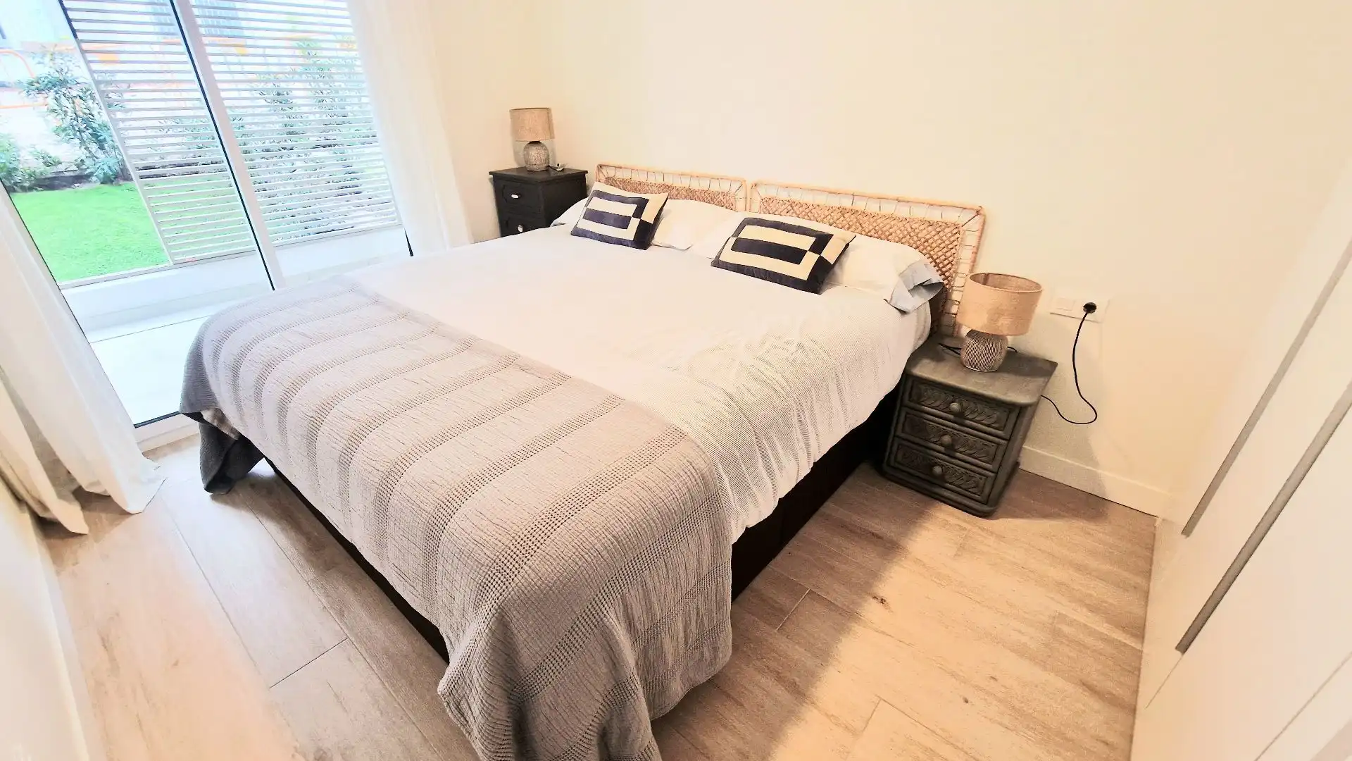 Schlafzimmer von Wohnungen zur Miete in Jávea / Xàbia mit Klimaanlage, Heizung und Privatgarten