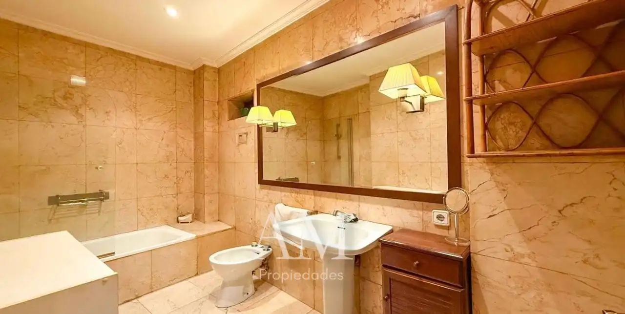 Bathroom of Flat for sale in Vigo   with Heating and Storage room