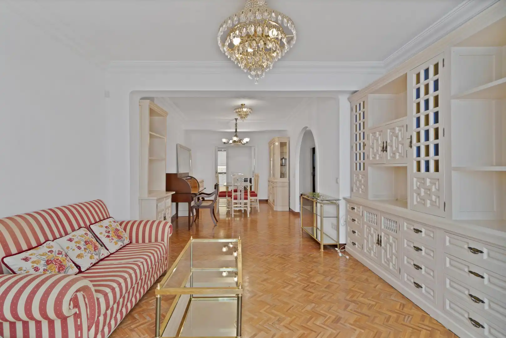 Living room of Apartments for sale in Marbella  with Parquet flooring and Balcony