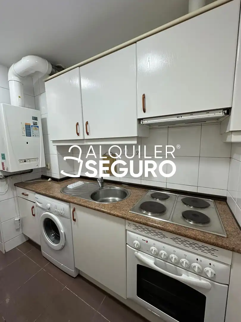 Küche von Wohnung zur Miete in Móstoles mit Heizung