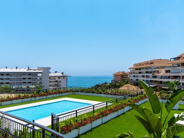 Penthouse with pool for sale in Calle Begoña