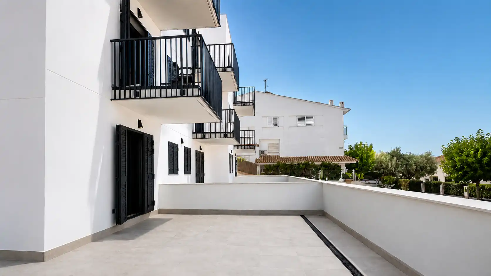 Bajo de obra nueva con piscina en venta en Carrer Verge de Montserrat 17, imagen 3
