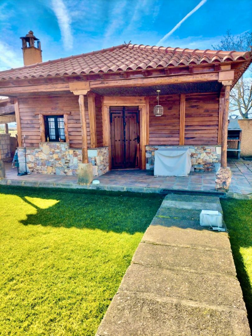 Jardí de Casa o xalet en venda en Riego de la Vega amb Calefacció, Jardí privat i Moblat