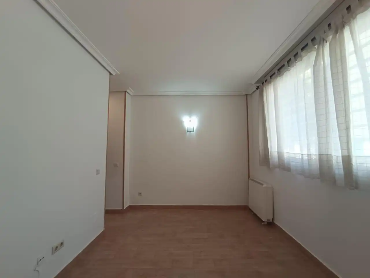 Dormitori de Apartament de lloguer en Madrid amb Aire condicionat, Calefacció i Es permeten mascotes