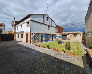 Vista exterior de Casa o xalet en venda en San Torcuato amb Calefacció, Jardí privat i Terrassa