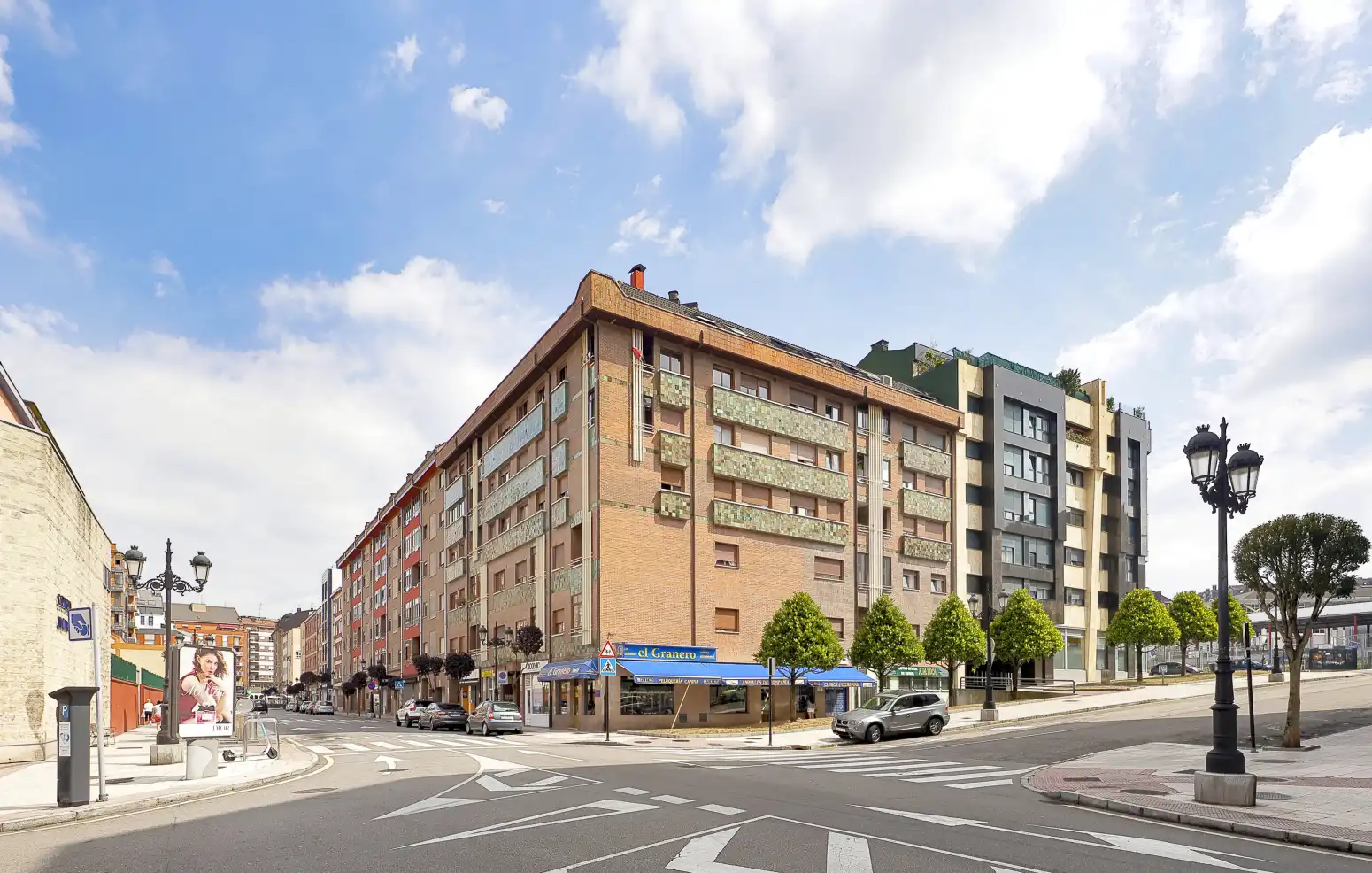 Vista exterior de Pis en venda en Oviedo  amb Calefacció, Parquet i Traster
