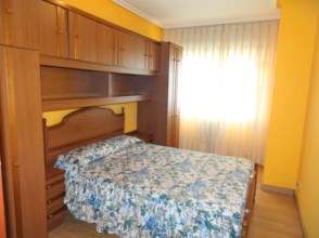 Bedroom of Flat to rent in Gijón   with Heating, Parquet flooring and Furnished