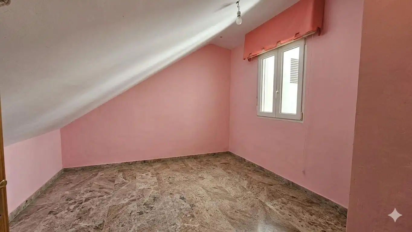 Dormitori de Casa o xalet en venda en Córdoba amb Aire condicionat i Traster