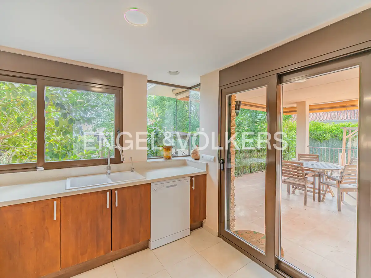 Cocina de Casa o chalet en venta en El Campello con Aire acondicionado, Calefacción y Jardín privado
