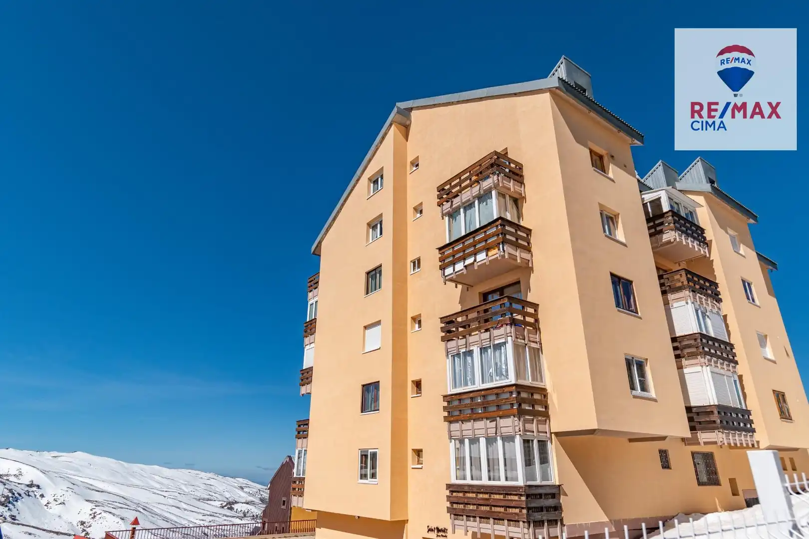 Vista exterior de Estudio en venta en Sierra Nevada con Calefacción y Terraza