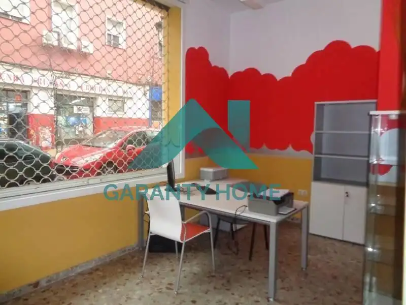 Local comercial en alquiler en Casco Antiguo, imagen 3