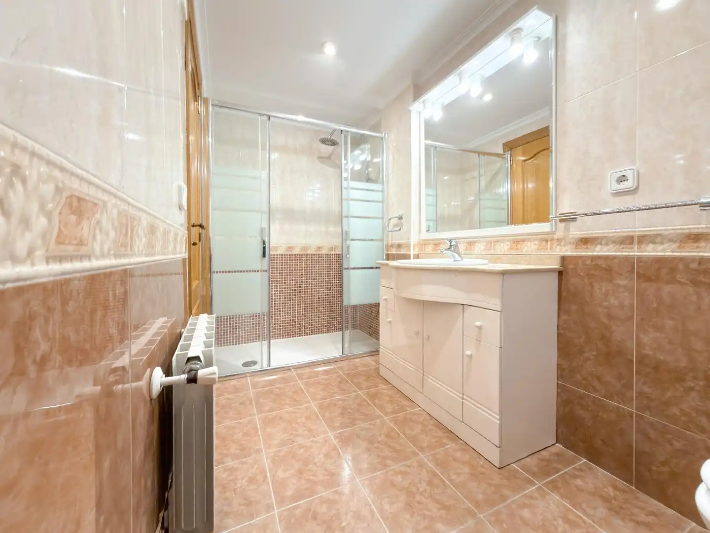 Baño de Piso en venta en Valencia con Aire acondicionado y Calefacción