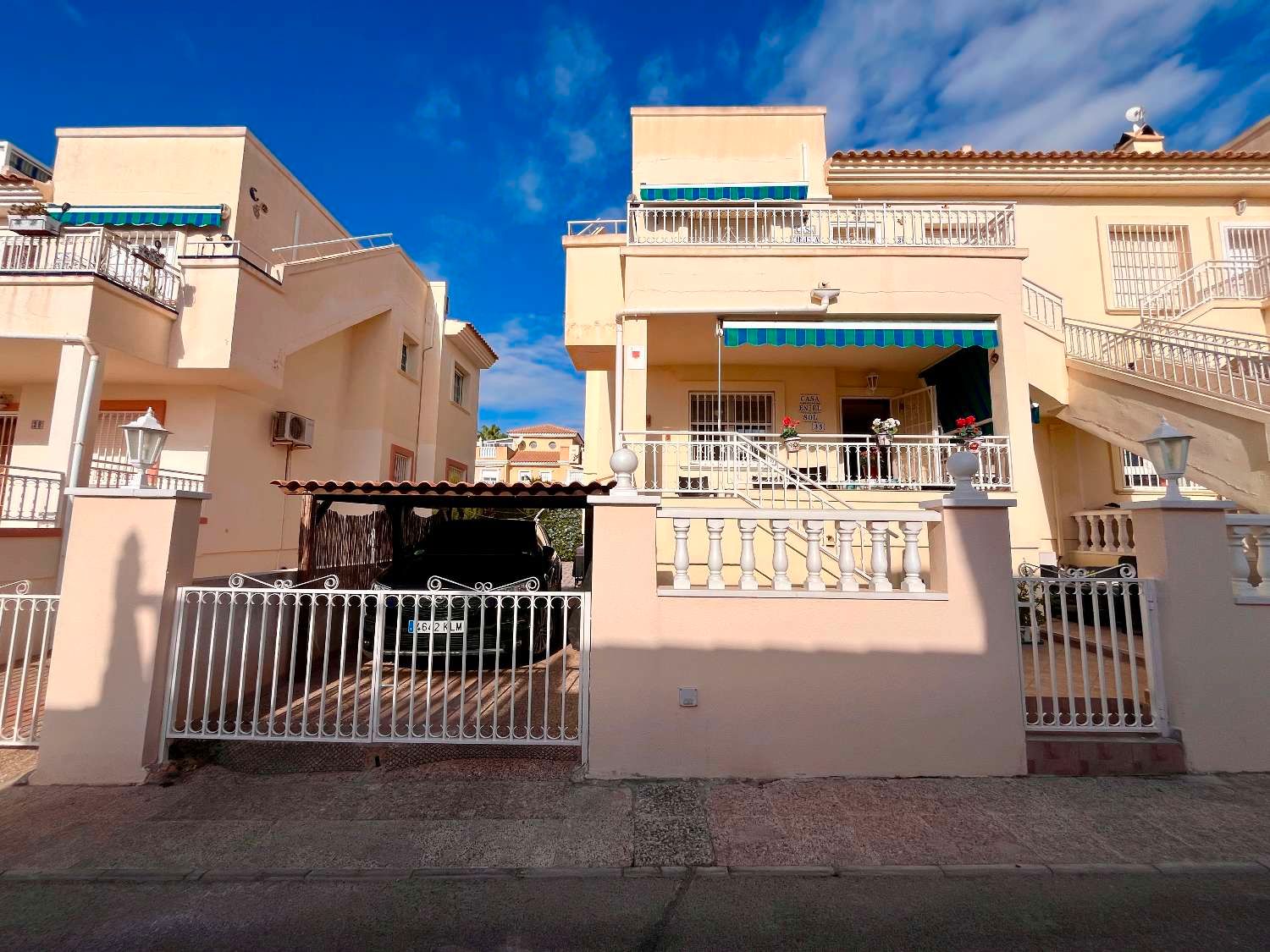Vista exterior de Apartament en venda en Orihuela amb Aire condicionat, Piscina i Moblat