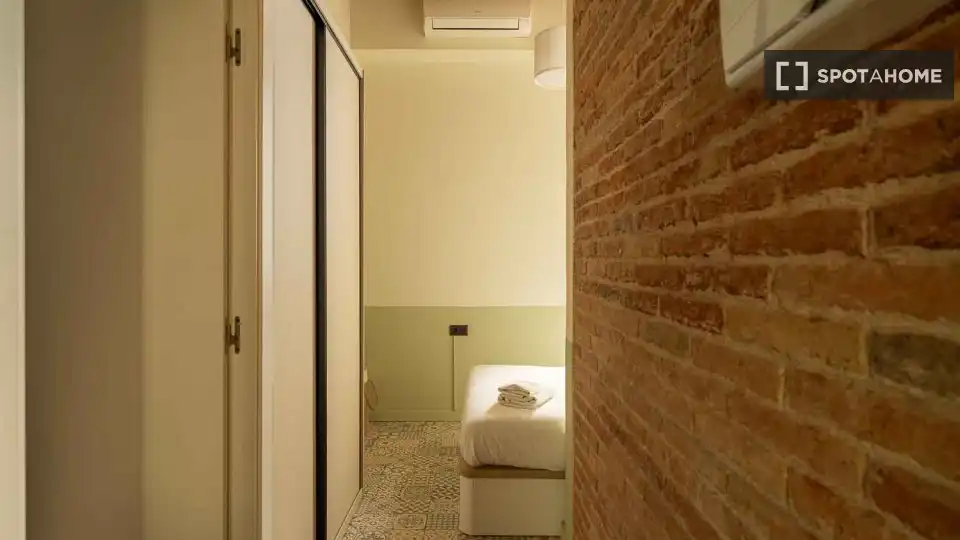 Bedroom of Flat for rent in Barcelona  with Air Conditioner, Heating and Furnished