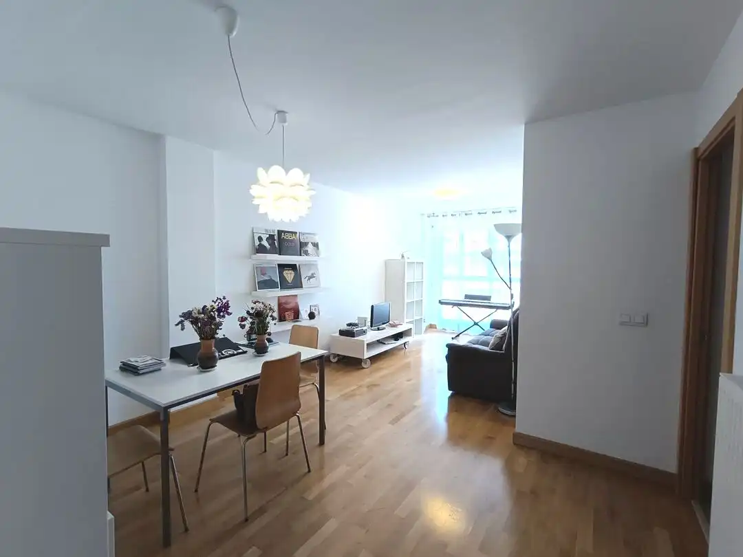 Wohnzimmer von Wohnung zur Miete in  Pamplona / Iruña mit Heizung, Privatgarten und Abstellraum