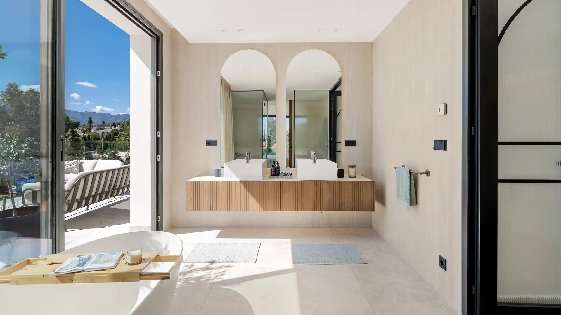 Baño de Casa o chalet en venta en Marbella con Aire acondicionado, Jardín privado y Terraza