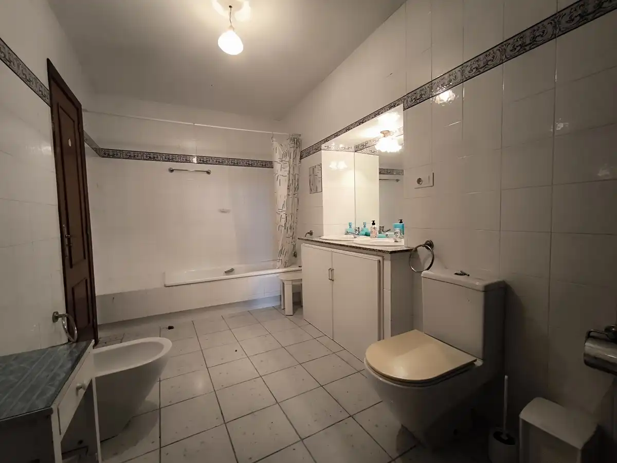 Baño de Casa o chalet en venta en Vilagarcía de Arousa con Calefacción, Jardín privado y Amueblado