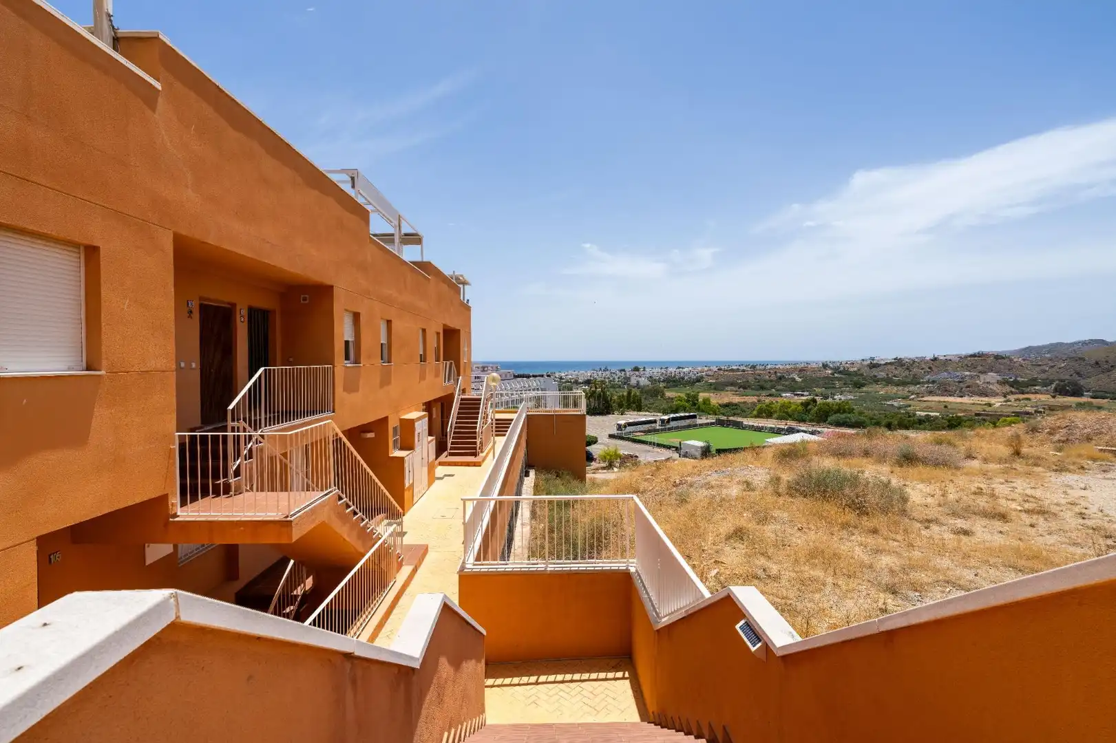 Außenansicht von Maisonette zum Verkauf in Mojácar mit Klimaanlage, Privatgarten und Terrasse