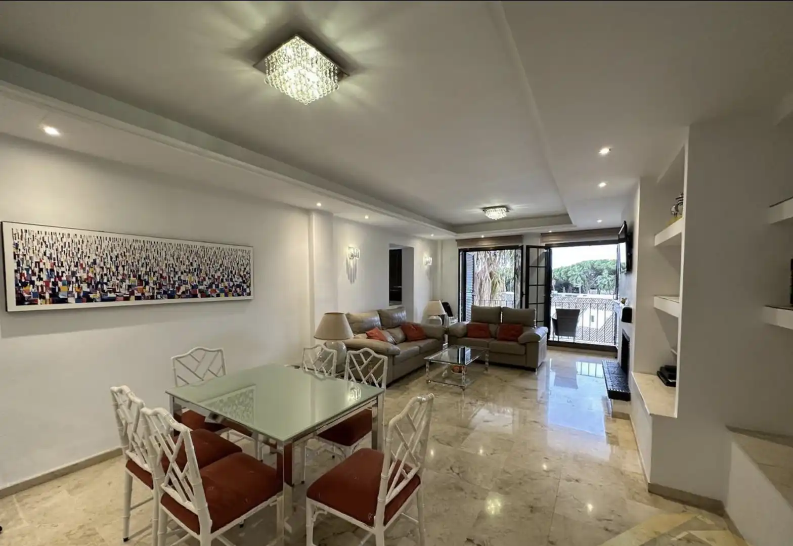 Esszimmer von Maisonette zum Verkauf in Marbella mit Klimaanlage, Terrasse und Möbliert