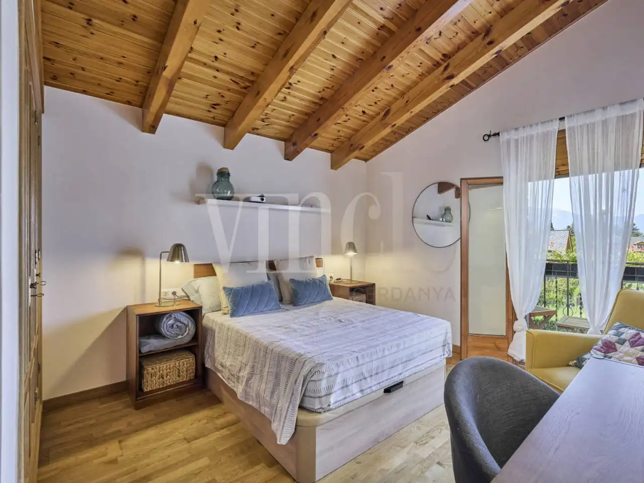 Habitación de Casa o chalet en venta en Puigcerdà con Calefacción, Jardín privado y Parquet