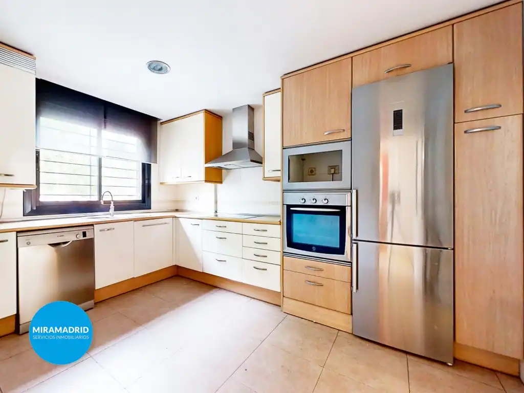 Cocina de Casa adosada en venta en Paracuellos de Jarama con Aire acondicionado