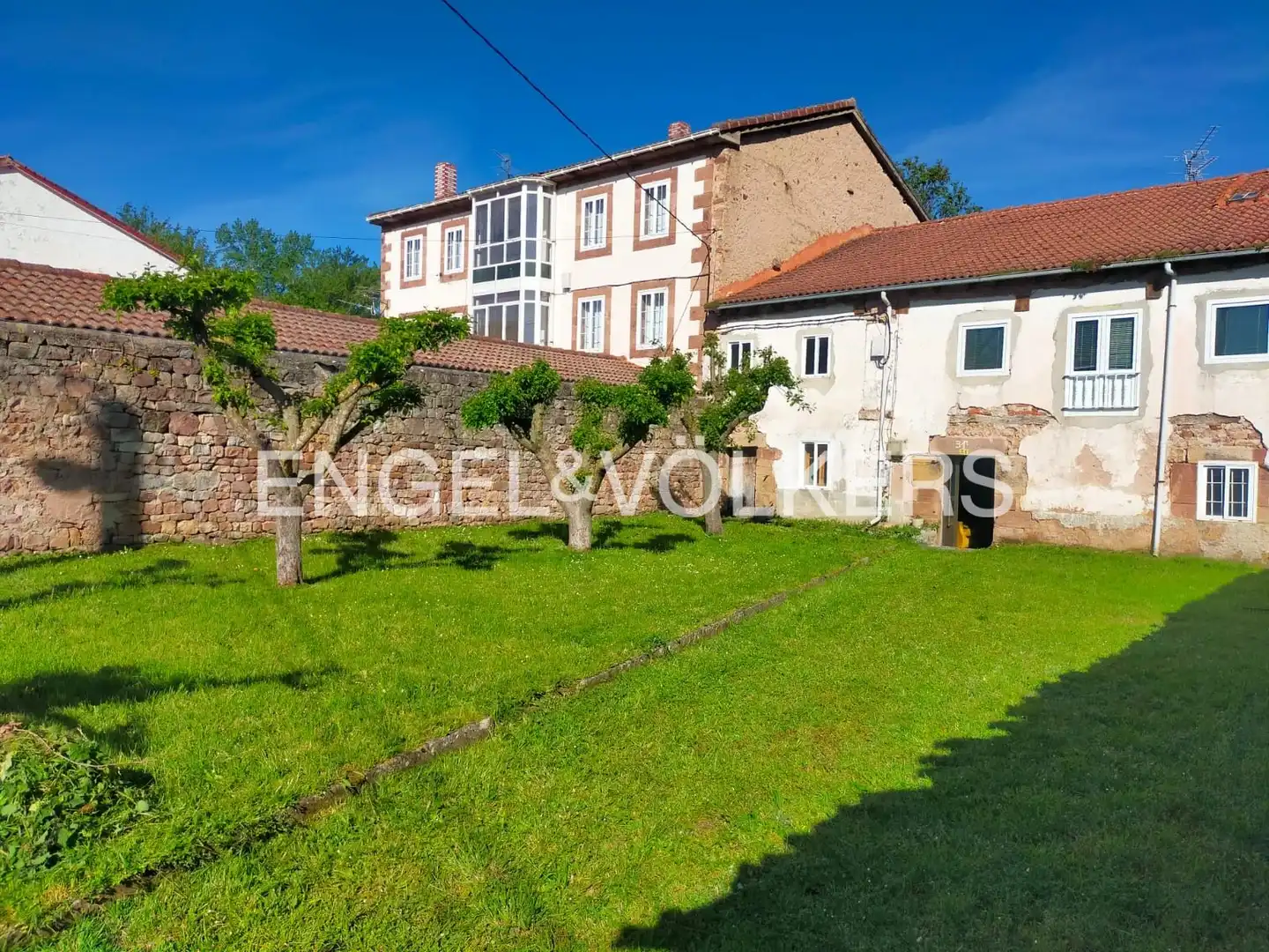 Exterior view of Houses for sale in Hermandad de Campoo de Suso  with Heating and Private garden