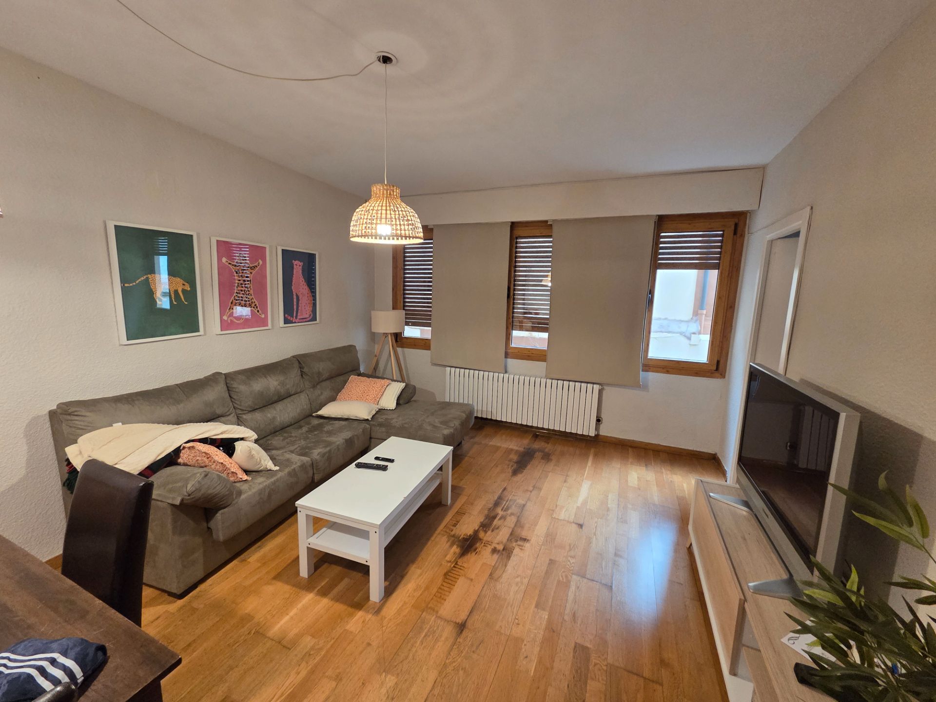 Sala d'estar de Apartament en venda en  Teruel Capital amb Calefacció