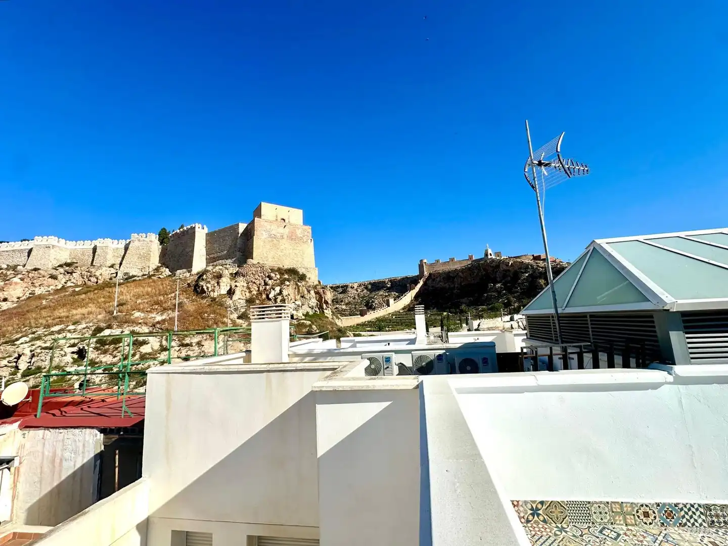 Vista exterior de Piso en venta en Almería con Terraza