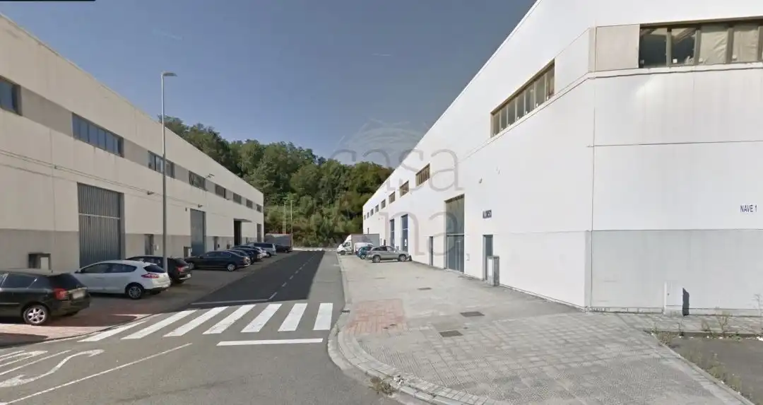 Nau industrial en venda a Zaratamo