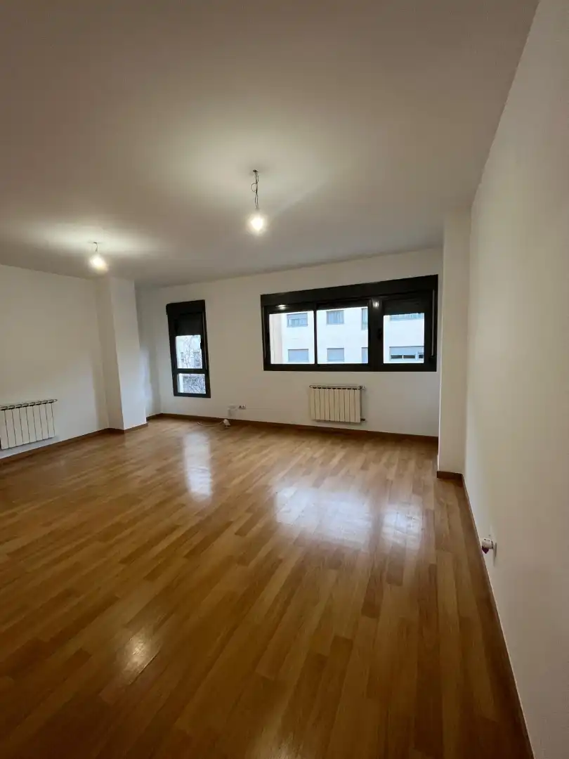 Piso con ascensor en venta en Avenida de Londres, imagen 2