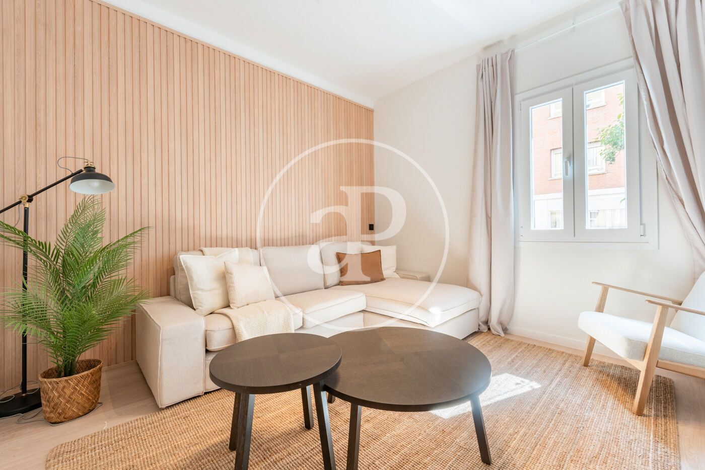Living room of Flat to rent in  Madrid Capital  with Air Conditioner, Heating and Furnished