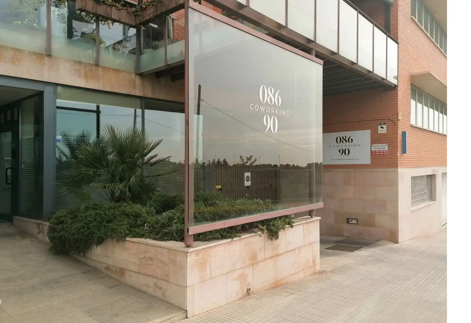 Oficina de lloguer a Avinguda del Baix Llobregat 77
