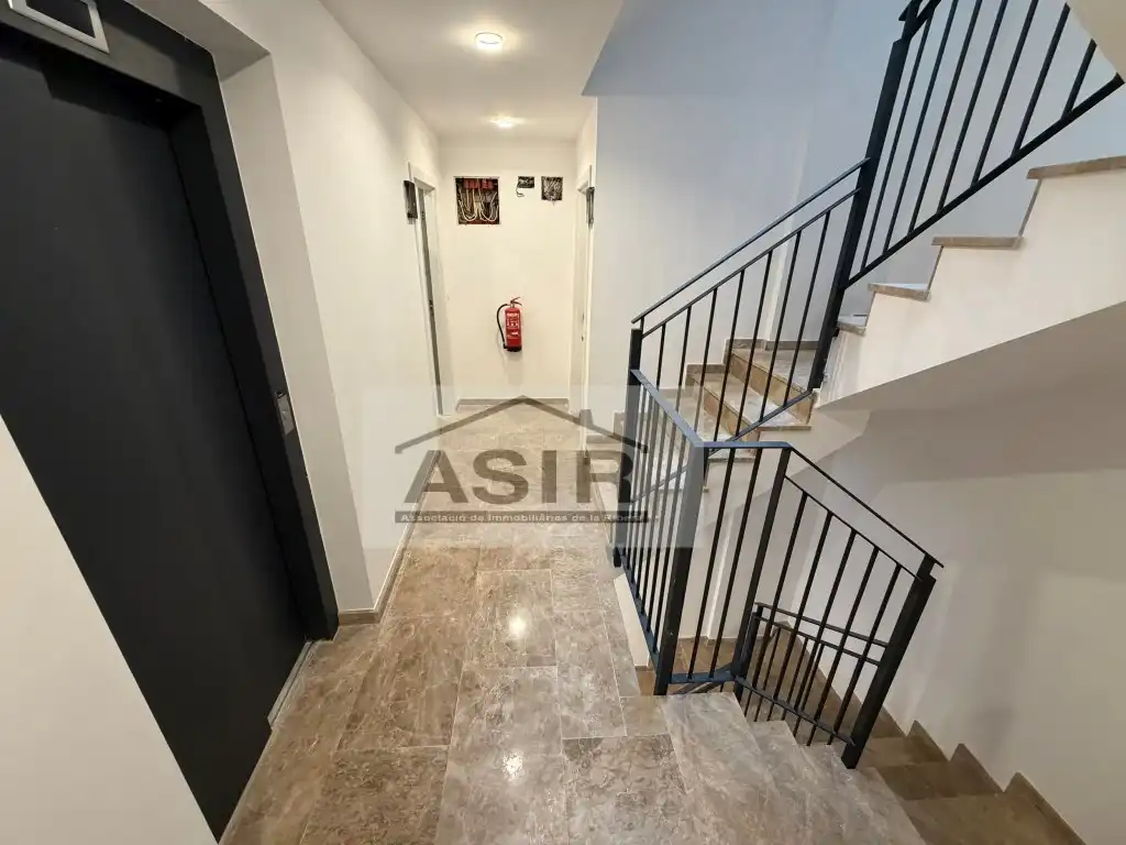 Ático de alquiler en Polinyà de Xúquer con Piscina