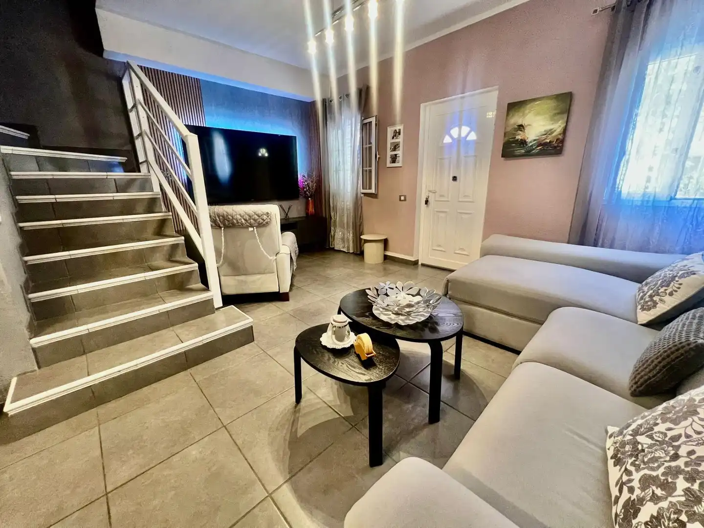 Wohnzimmer von Einfamilien-Reihenhaus zum Verkauf in San Bartolomé de Tirajana mit Klimaanlage, Terrasse und Abstellraum