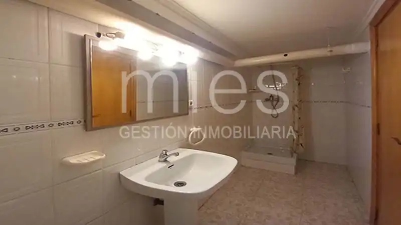 Baño de Local en venta en Valencia