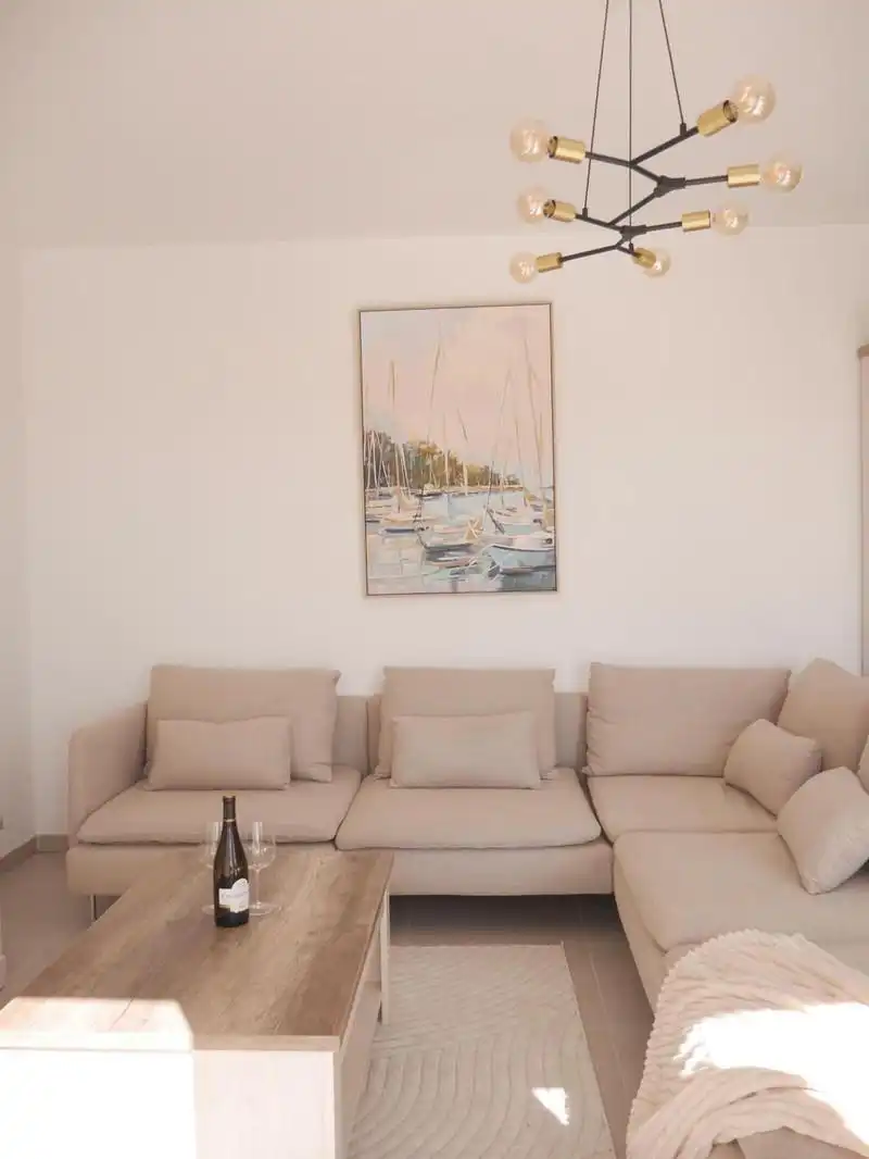 Sala de estar de Apartamento de alquiler en Estepona con Aire acondicionado, Terraza y Piscina
