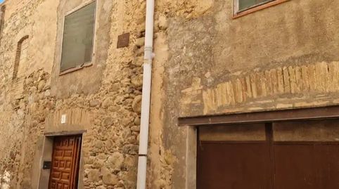 Foto 2 de Casa adosada en venta en Plaça Garriguella, 7, Peralada, Girona