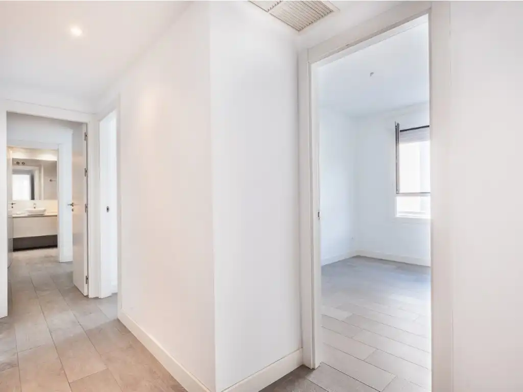 Flat for rent in Madrid  with Air Conditioner, Private garden and Terrace