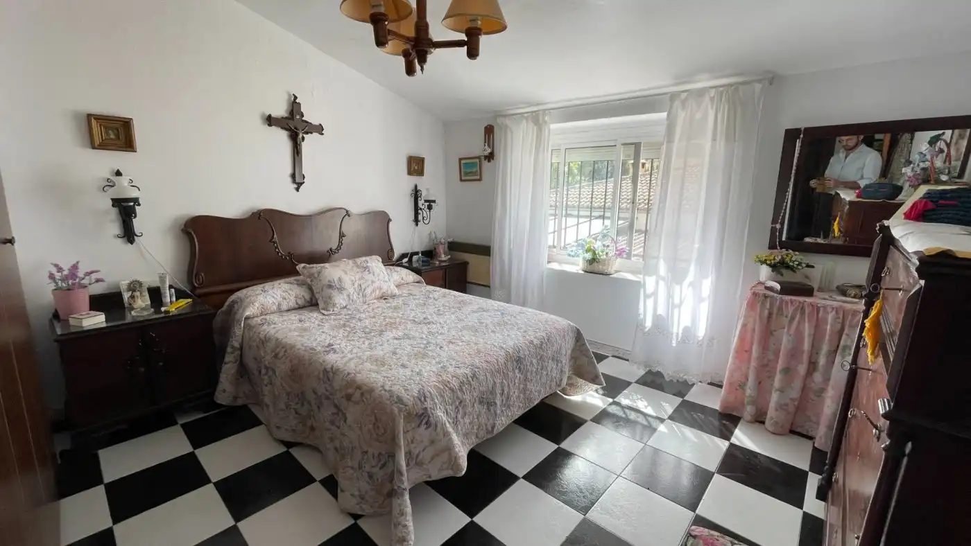 Dormitori de Casa o xalet en venda en Carcabuey amb Calefacció, Jardí privat i Terrassa